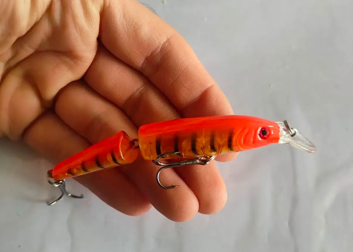 ki Eklemli UV Boyalı Spin Maket Balık - 10.5 cm / 9.6 gr (Dalar: 0.5-1.5m)