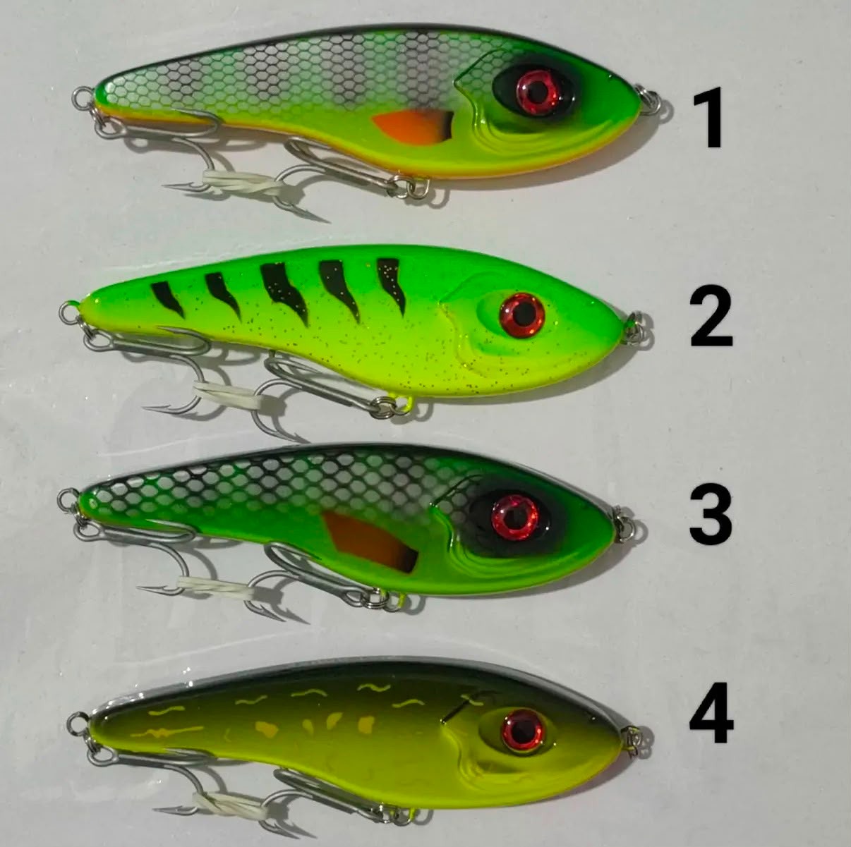 Hunthouse Bilyalı Ses Sistemli Jerkbait - 11.5 cm / 32 gr UV Boyalı Glider