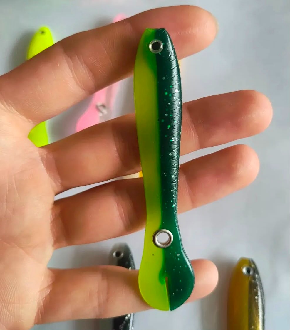 UV ve Glow Destekli İğne Kuyruk Silikon Solucan - 10 cm / 6 gr (11 Renk)