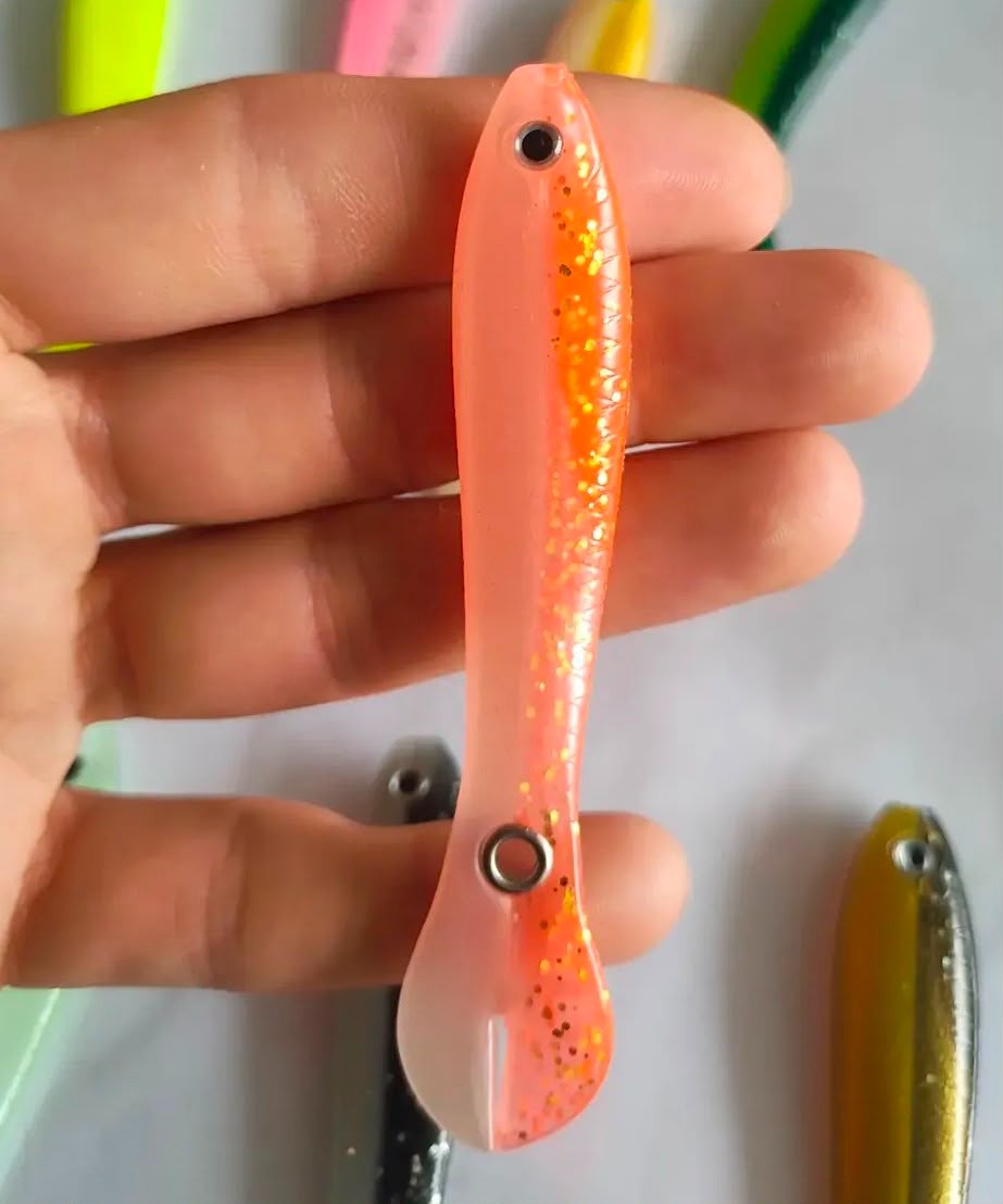 UV ve Glow Destekli İğne Kuyruk Silikon Solucan - 10 cm / 6 gr (11 Renk)