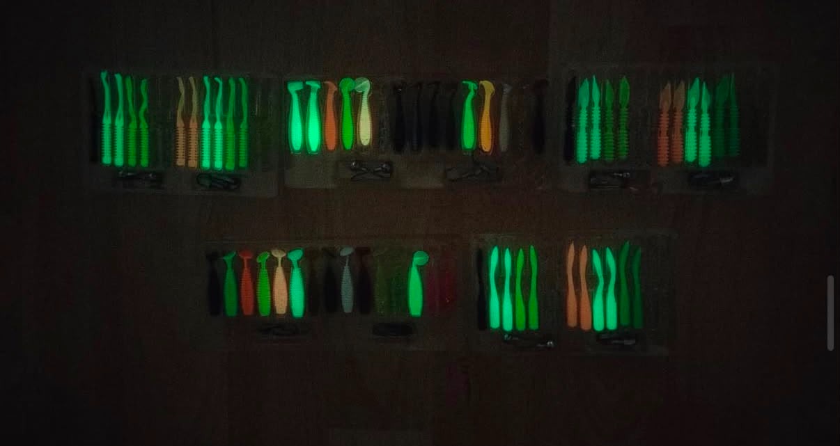 LRF Uyumlu UV & Glow Hazır Silikon Kurt Seti - 15 Silikon + 4 Zoka